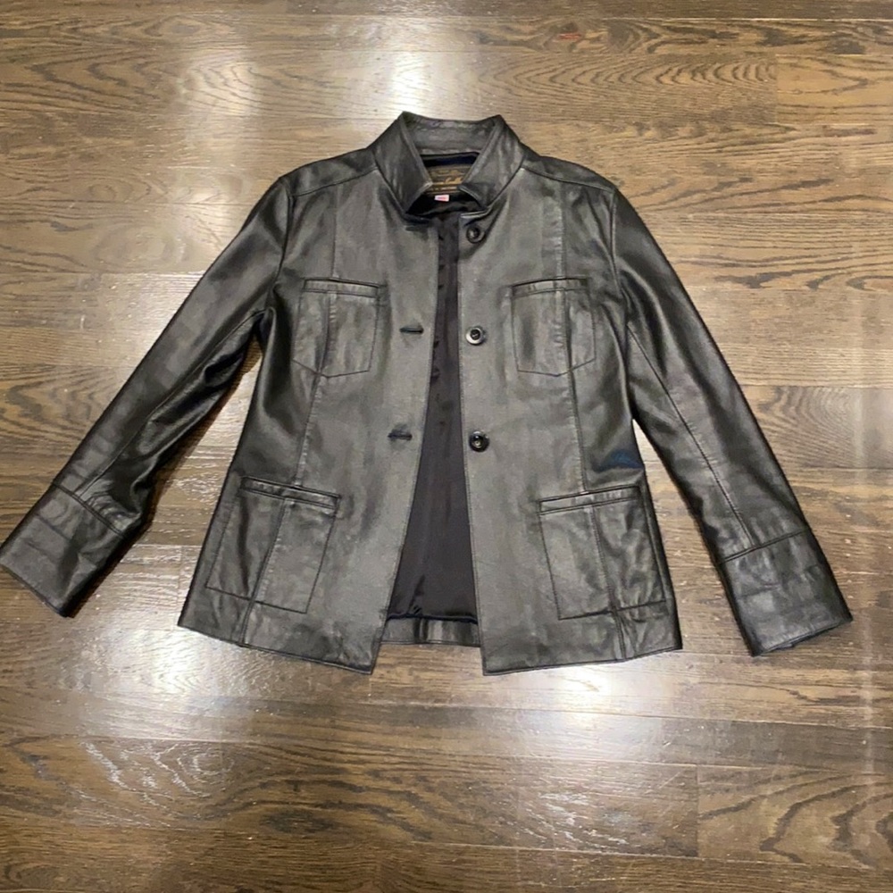 Like new black leather jacket